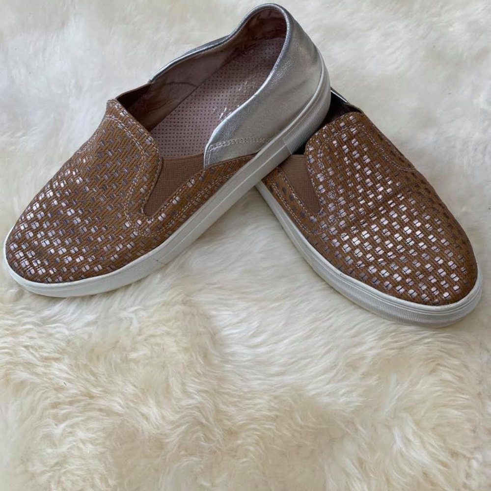Vince Camuto loafer sneaker, size 7.5 - Picture 1 of 12